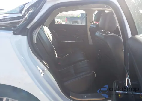 2015 Jaguar Xj z USA, uszkodzony, nr VIN SAJWJ1CD4F8V80635